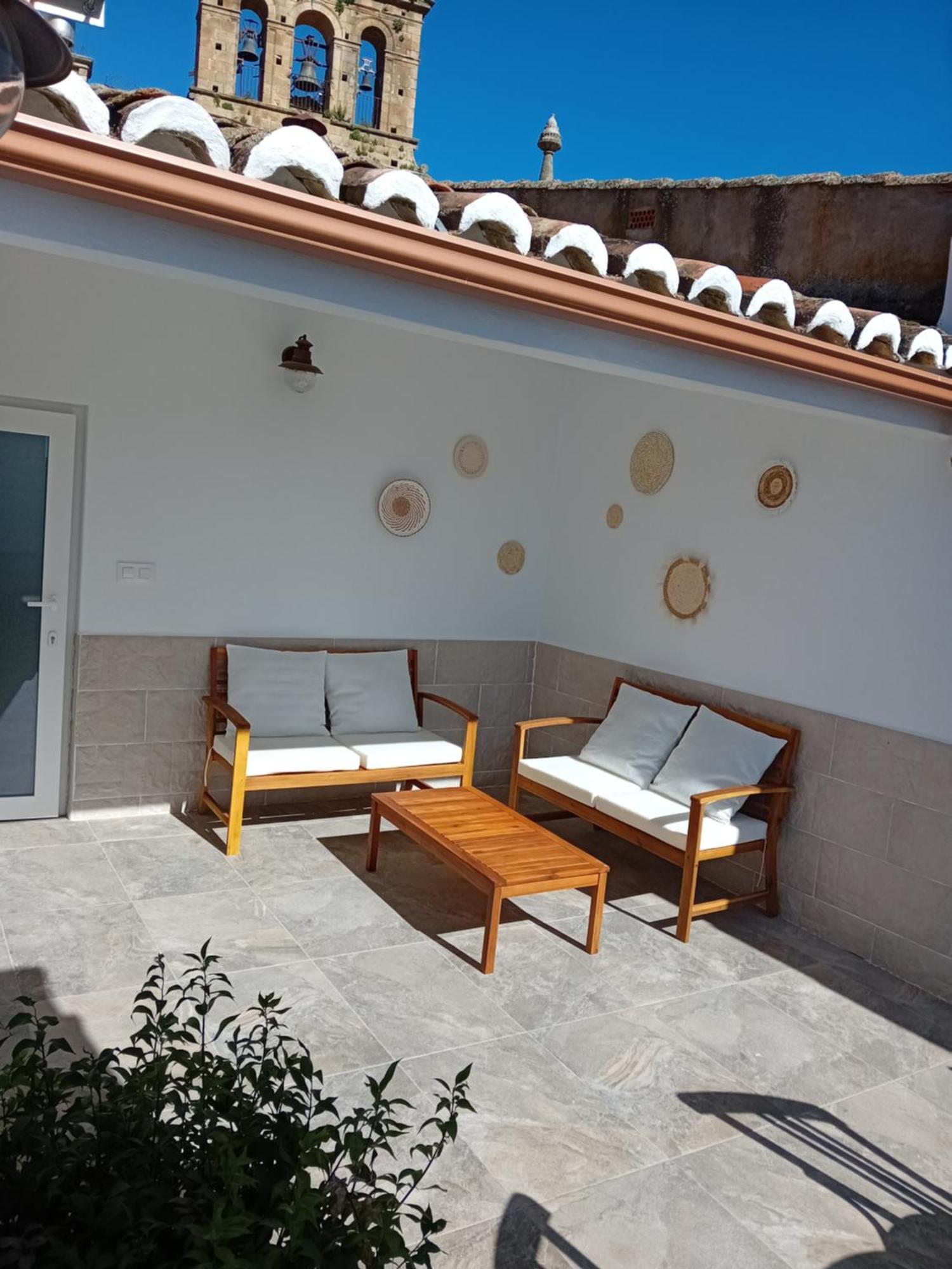 Apartamento Plaza San Francisco Trujillo Luaran gambar